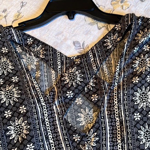 Hollister Dress Cross Back Detail Size Small - Picture 3 of 3